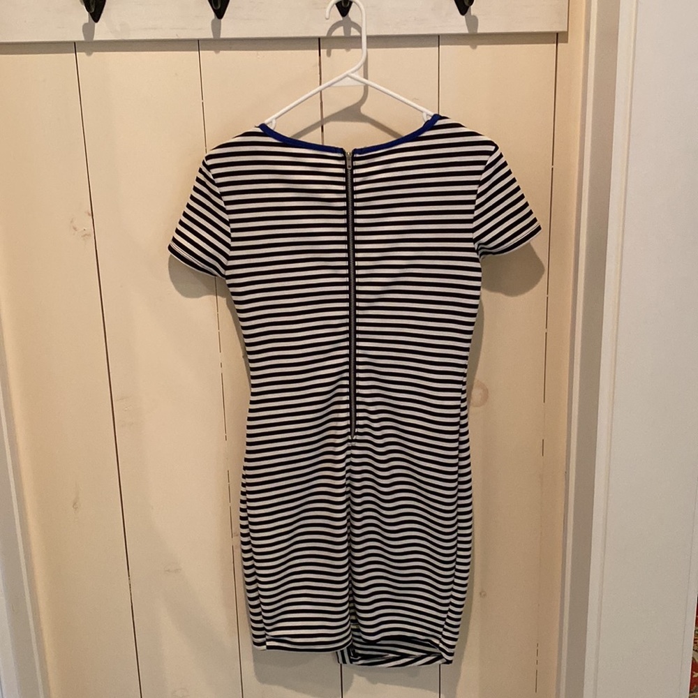 Casual dress - Picture 4 of 4